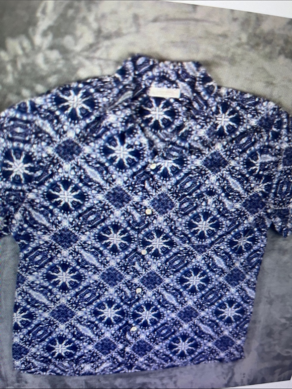 L.L. Bean Men's Navy and White Geometric Short-Sleeve Button-Down Shirt